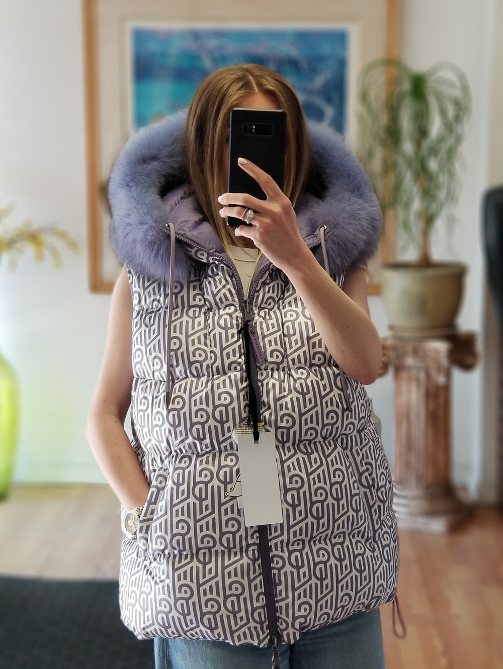 Reversible Goose Down Puffer Jacket with Detachable Sleeves And Fox Fur - Picture 3 of 10